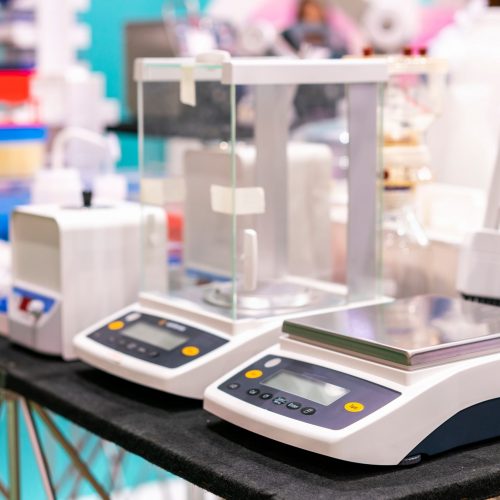 High accuracy & precision digital measuring weight scale or balance device of lab for industrial chemical medicine food & beverage -cosmetics biochemistry biomedical etc.